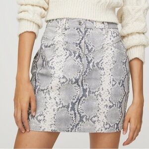 Wilfred Free Aritzia Kelsey Python Mini Skirt Size 6 Slash Pockets Snake Print